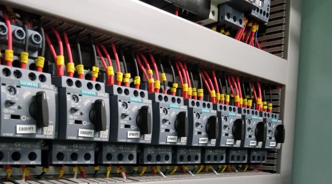 Pomorske elektrotehničke i informatičke tehnologije page banner