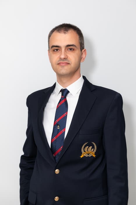 izv. prof. dr. sc. Nikola Mandić