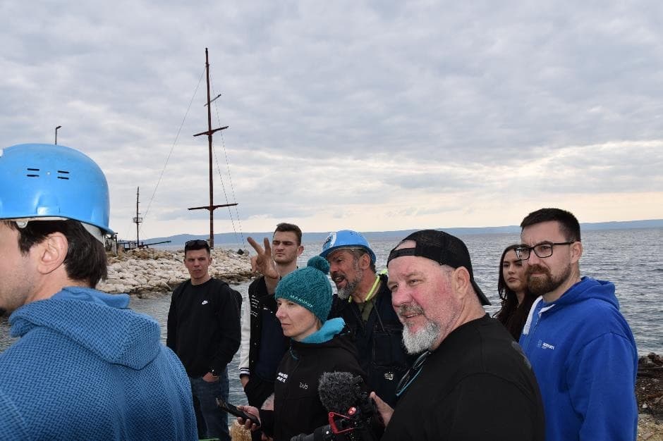 Studenti PFST-a sudjelovali u metodsko-pokaznoj vježbi instalacije ekološkog priveza u marini Krvavica