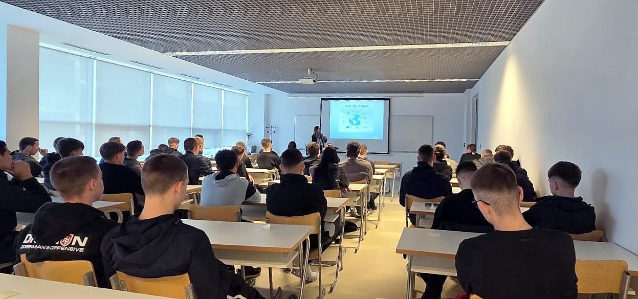 Posjet učenika Pomorske škole našem Fakultetu